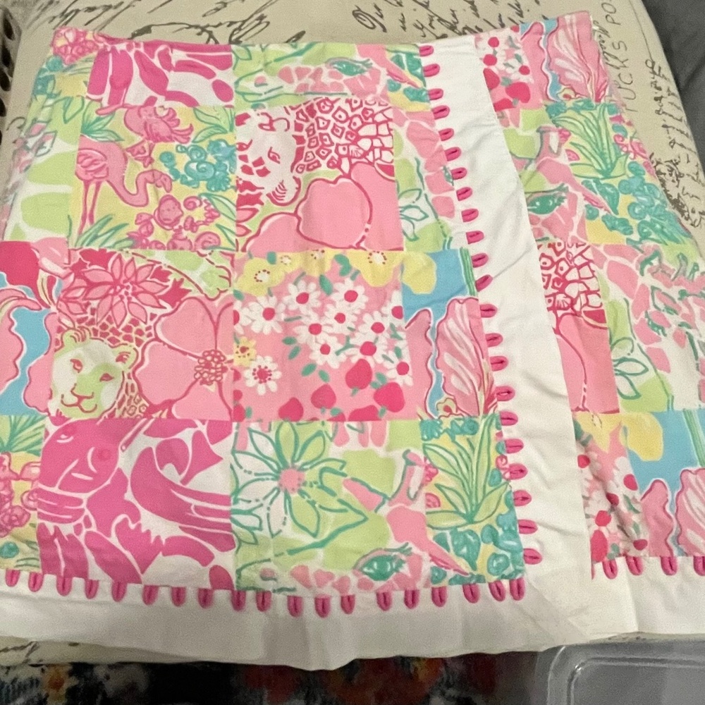 Lilly Pulitzer  pink floral skort, size 2